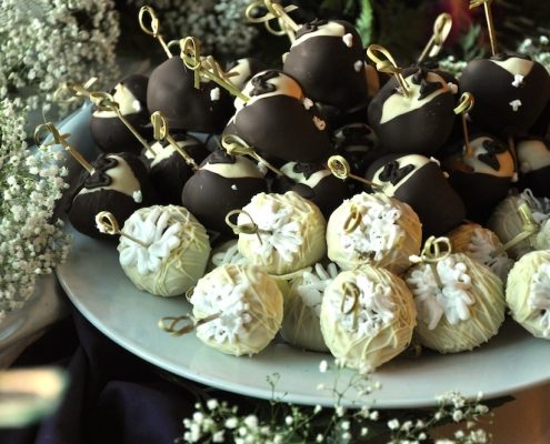 Bride & Groom Chocolate Dipped Strawberries