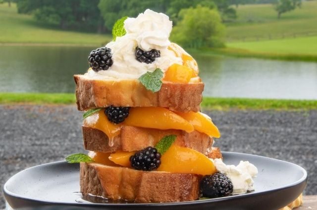 Minted Peach Shortcake - The Chef's Kitchen | Ingles | Catering