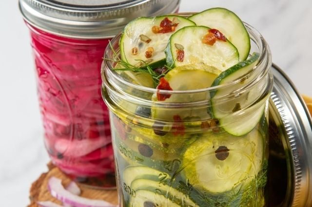 Quick Refrigerator Pickles - The Chef's Kitchen | Ingles | Catering