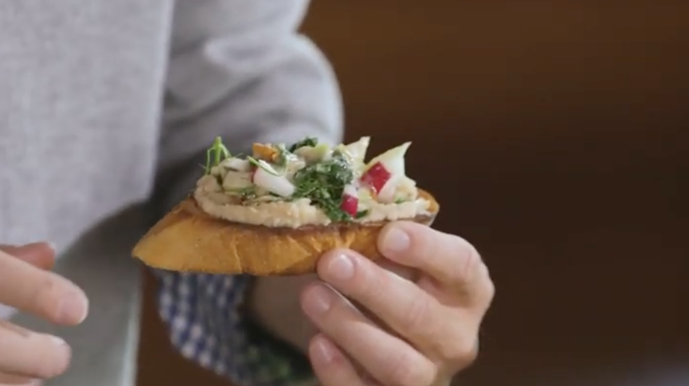 Garlic, Radish, and Fennel Toast - The Chef's Kitchen | Ingles | Catering