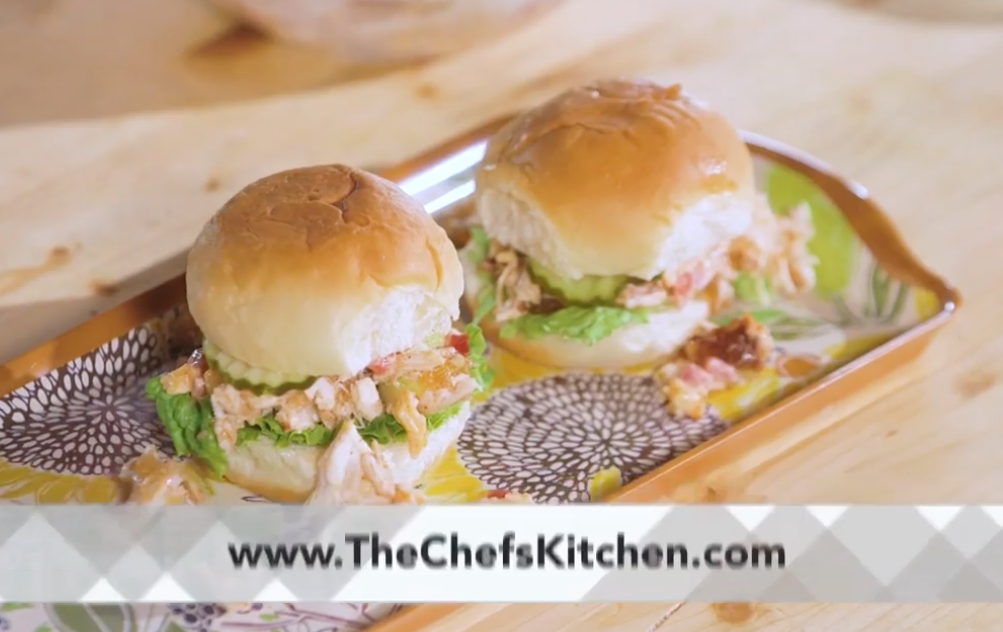 Pulled Chicken Pimento Cheese Sliders - The Chef's Kitchen | Ingles | Catering